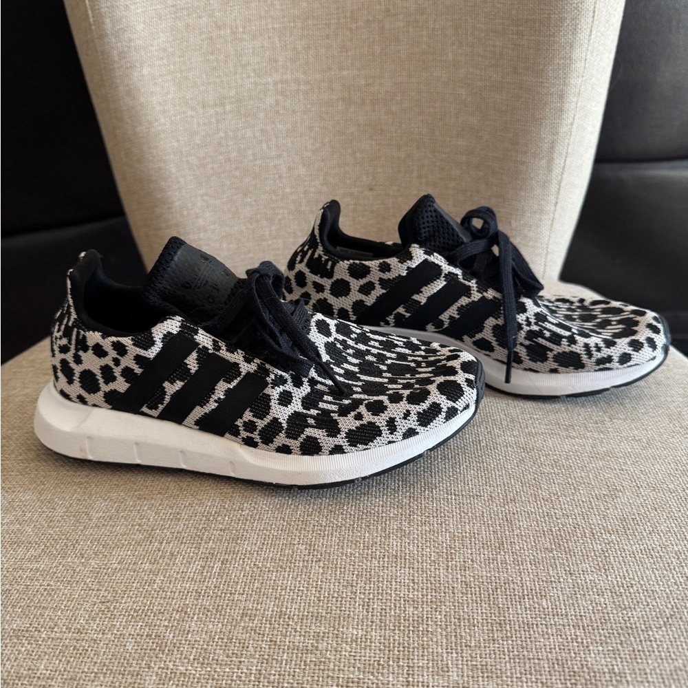 Adidas Swift Run 1.0 Sneaker - Women's size 6